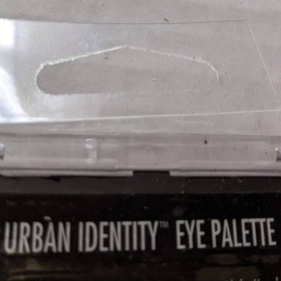 Black Radiance Urban Identity Eye Palette - Picture 3 of 3